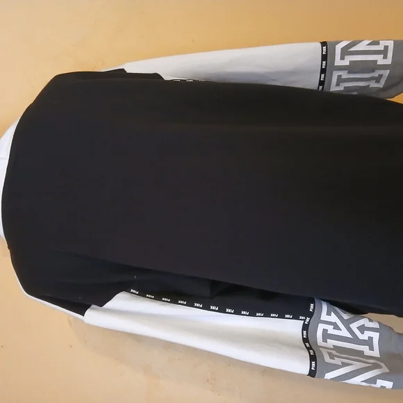 PINK Campus Cowl Black And White - Picture 5 of 10